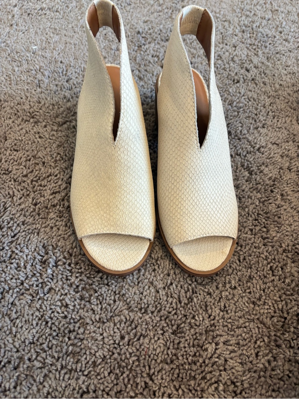 Lucky Brand Cream Textured Open-Toe Slingback Sandals